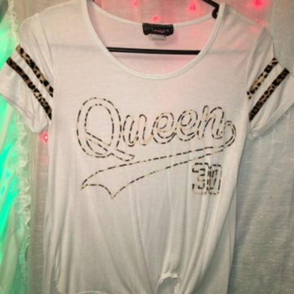 Faded seethru tee with a tie - Picture 5 of 8